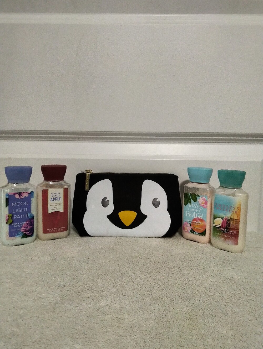 BRAND NEW Bath & Body Works Bundle Set With Black Penguin Let's Chill Bag